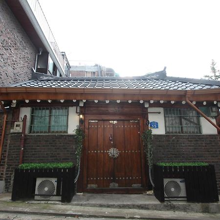 Icos Guesthouse 1 - Female Only Seoul Bagian luar foto