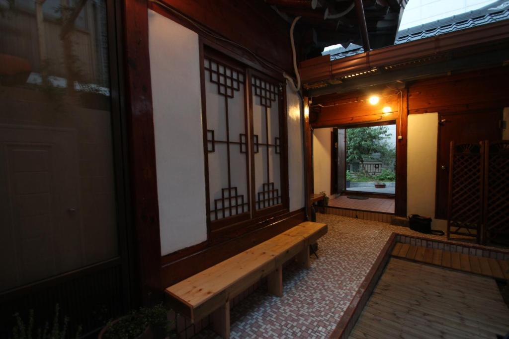 Icos Guesthouse 1 - Female Only Seoul Bagian luar foto